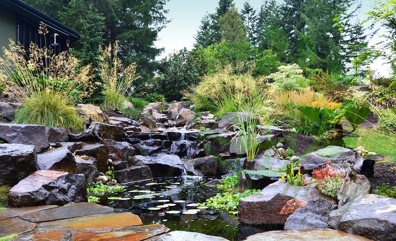 Snohomish-natural-stone-waterfall-by-Sublime-Garden-Design-800x531-2